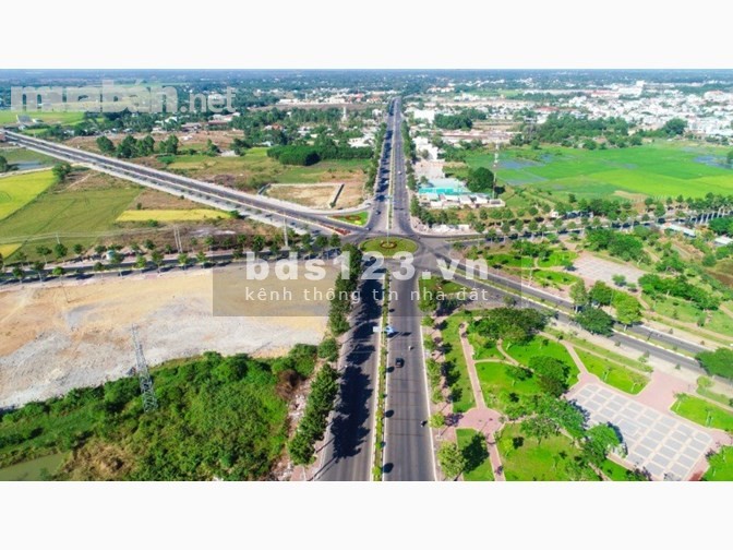Bán miếng đất ngay trung tâm hanh chính Bàu Bàng, dt 200m2, giá 500 triệu