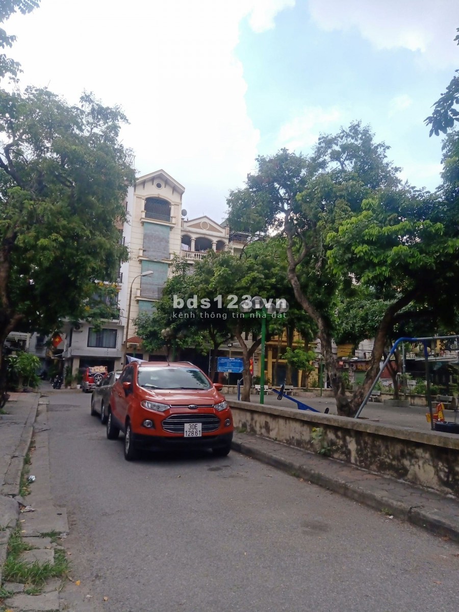 Nhà Phố Nghĩa Tân, ô tô 7 chỗ vào nhà, 70m2, mặt tiền 7m, 11 tỷ