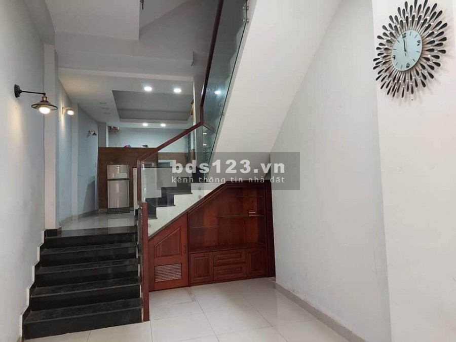 Cách Mạng Tháng 8, Quận 3, 35m, chỉ 3.5 tỷ, 4,5x9, sổ vuông, hẻm thông
