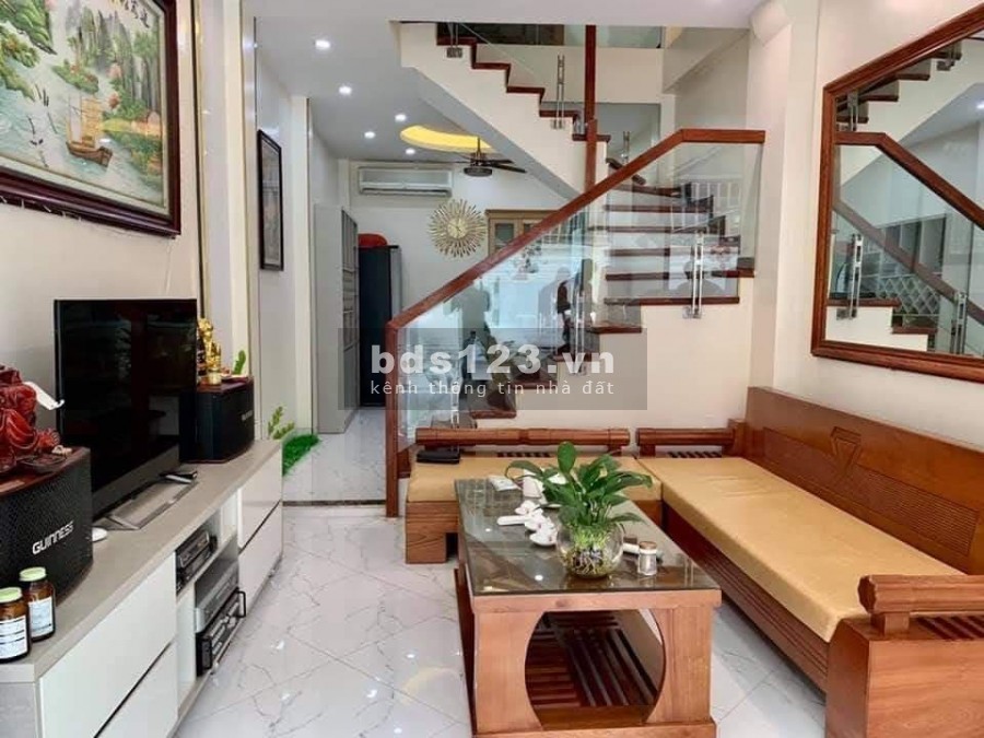 Bán nhà Minh Khai mặt ngõ kinh doanh dt 30m2, 5 tầng, giá 3.5 tỷ