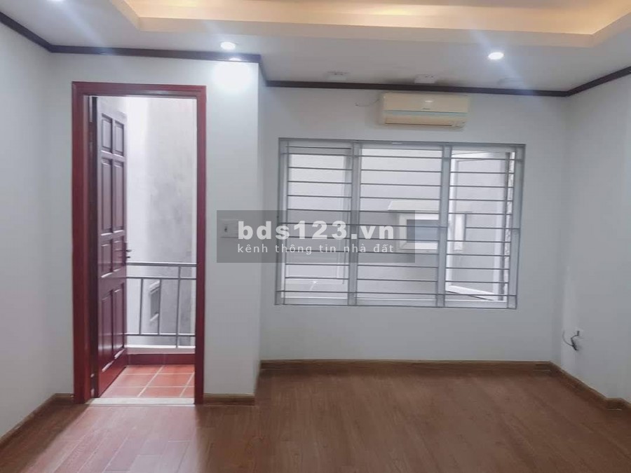 Hơn 2 tỷ có nhà hộ khẩu Cầu Giấy Lô góc 32m, 3T. 20m ra ô tô. Tương lai sáng 0975626023