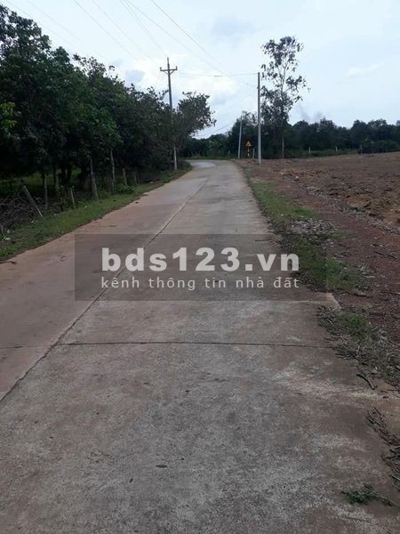 Cần bán gấp lô đất mặt tiền dt 741 giá 850 triệu