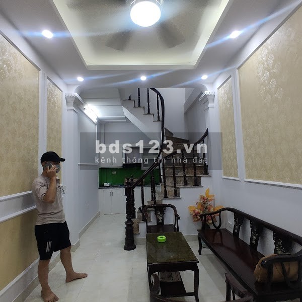 Bán nhà Vĩnh Tuy 24mx5T xây chắc chắn, giá 2.65 tỷ lh 0916010180