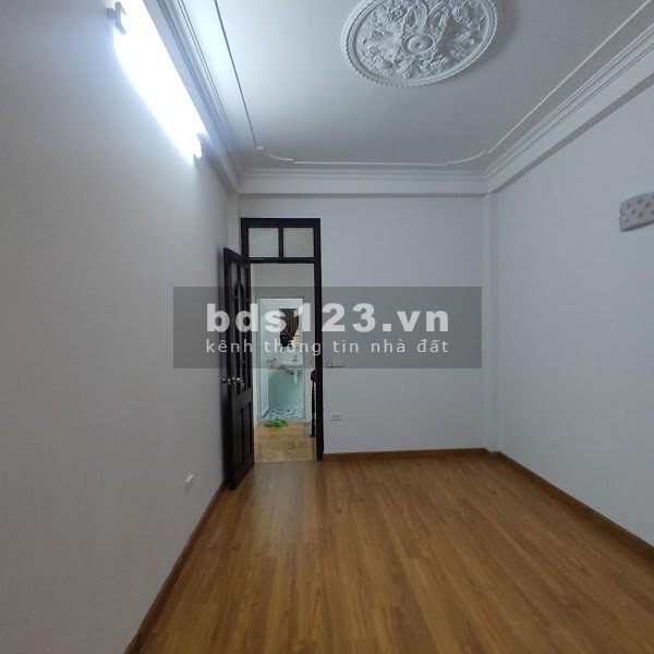 Bán nhà Vĩnh Tuy 24mx5T xây chắc chắn, giá 2.65 tỷ lh 0916010180