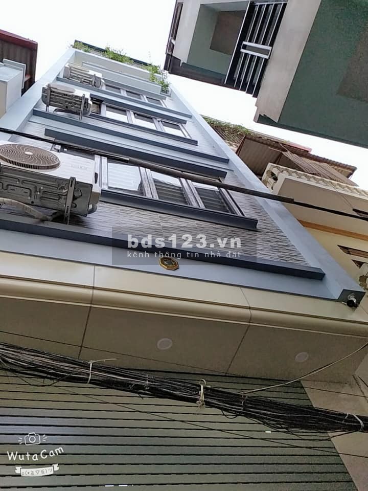 Bán nhà Trần Thái Tông, Cầu Giấy, ngõ rộng, Nhà đẹp,oto qua cửa, KD 42m2