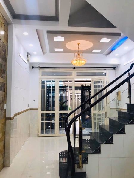 Bán nhà mặt tiền Đường Cửu Long Phường 2 quận Tân Bình. (4.5x25m) giá chỉ 21 tỷ