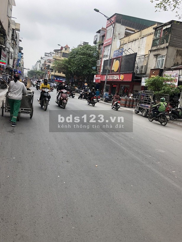 Bán nhà mặt phố Bạch Mai 230m2, MT 6.5m, Vị trị đẹp, kinh doanh chất.