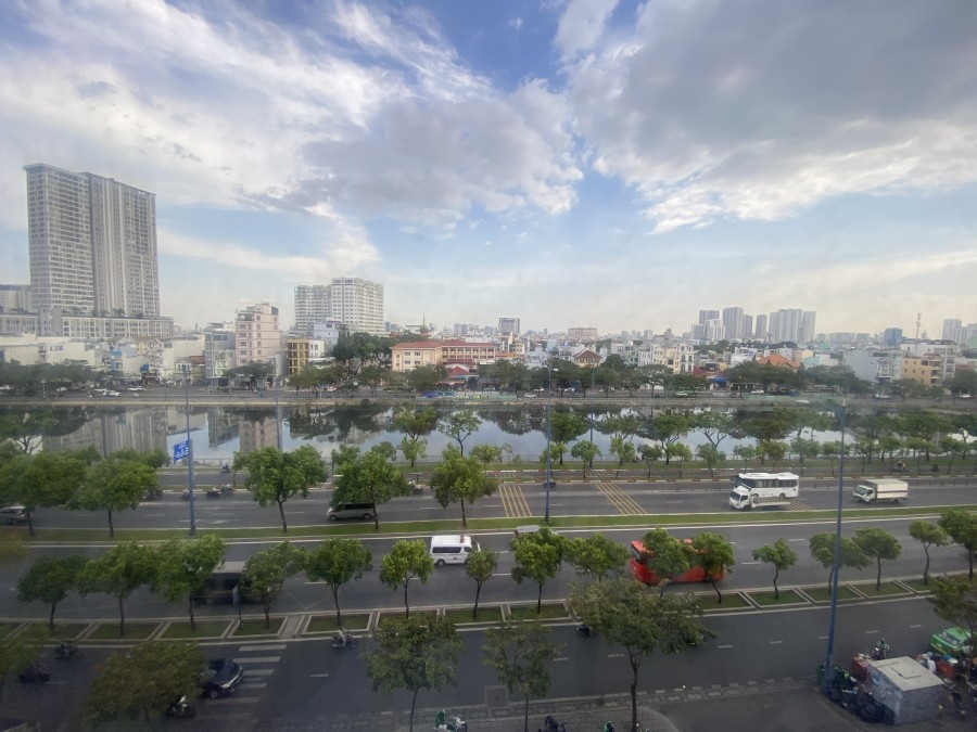 Cho thuê văn phòng 1000m2 tại Tòa nhà Samco view mặt kính Võ Văn Kiệt, sàn trong suốt 3 mặt kính