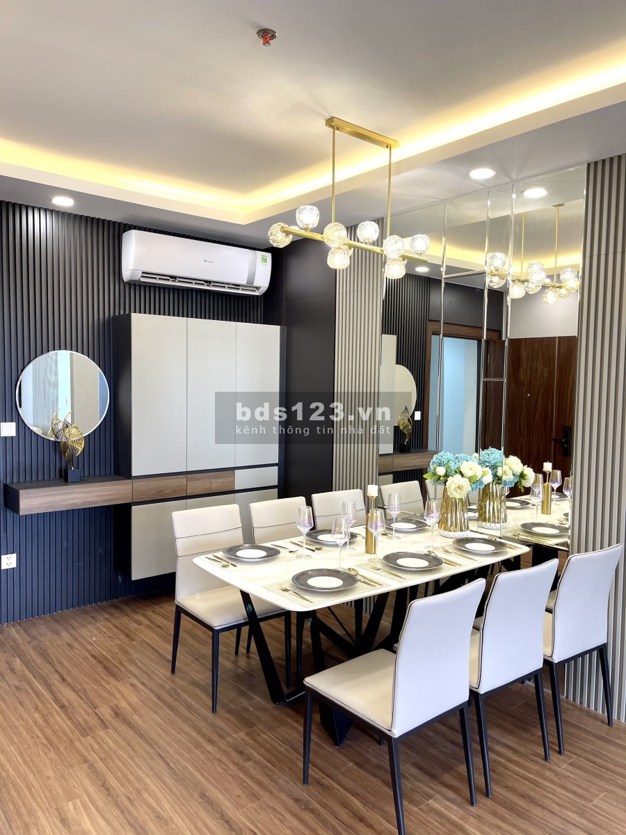Chung cư hot nhất trung tâm quận Long Biên 2,5 tỷ; gần phố Cổ, bàn giao nội thất liền tường. Diện tích từ 73 - 104m2