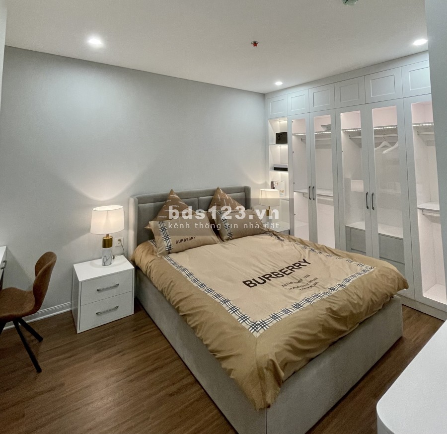 Chung cư hot nhất trung tâm quận Long Biên 2,5 tỷ; gần phố Cổ, bàn giao nội thất liền tường. Diện tích từ 73 - 104m2