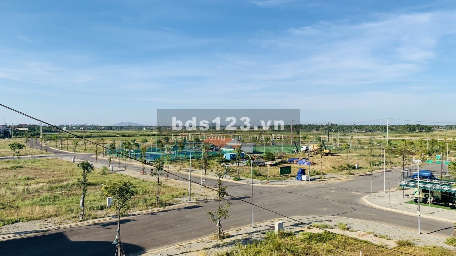 Cơ hội đầu tư giá hời, nền sổ đỏ biệt thự 250m2, Quảng Ngãi chỉ 7.8 triệu/m2