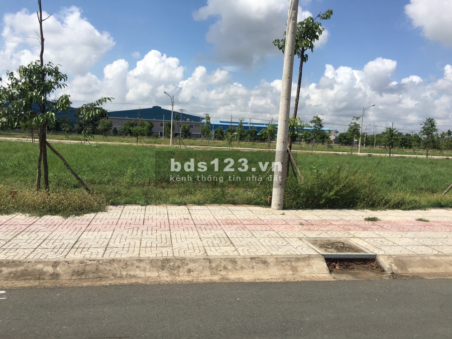 Đất giữa lòng KCN ngay MT Đinh Đức Thiện SHR giá rẻ cho khách hàng đầu tư