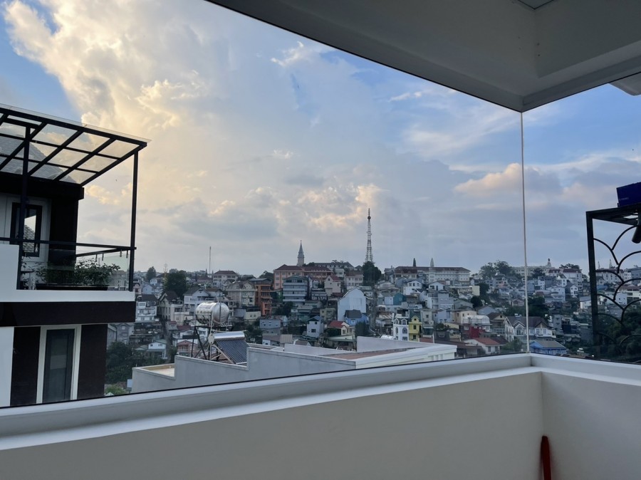 Cần bán nhà 2 mặt tiền đường ô tô Nguyễn Trung Trực, F3, Đà Lạt. GIÁ TỐT
