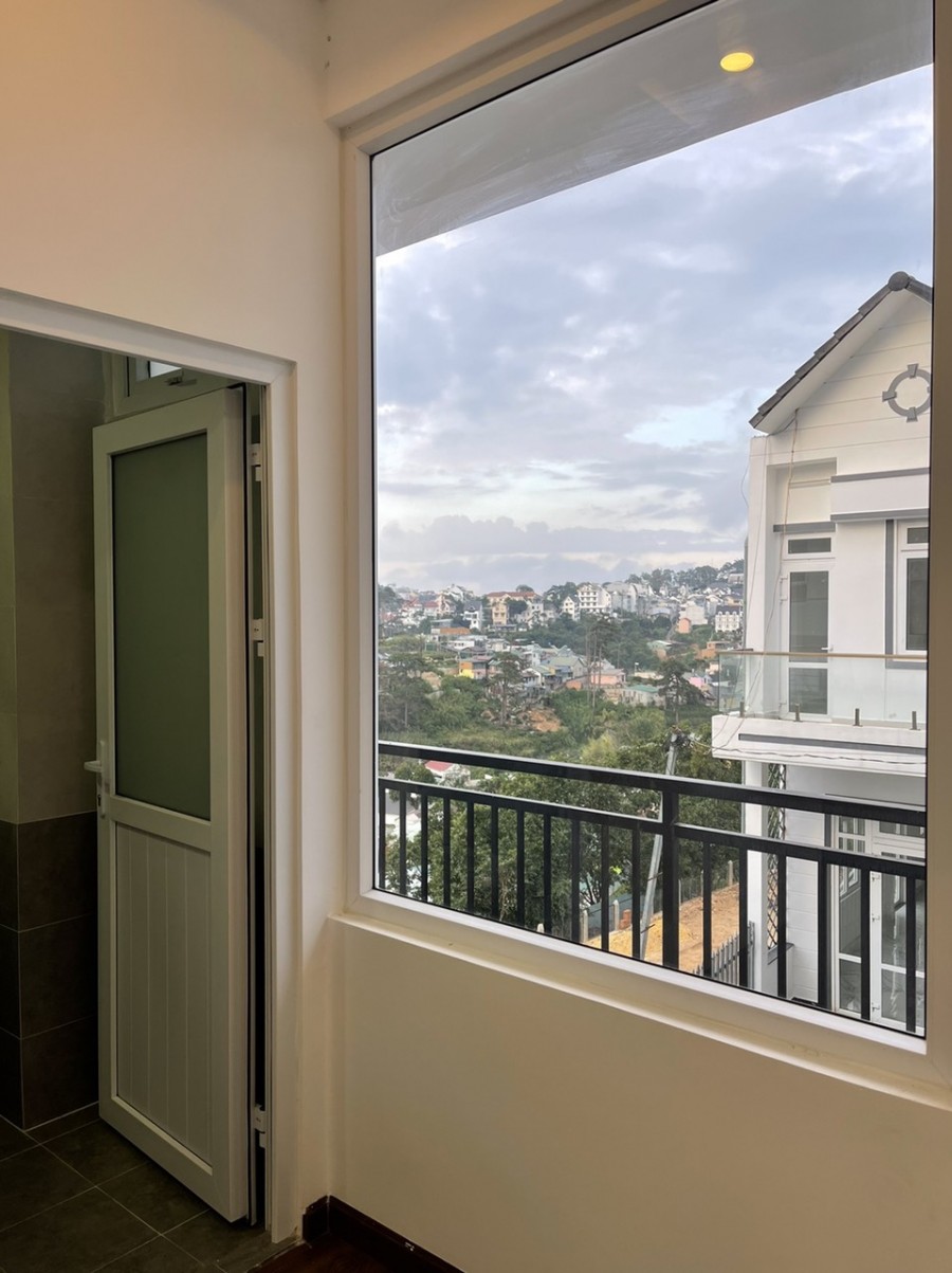Cần bán nhà 2 mặt tiền đường ô tô Nguyễn Trung Trực, F3, Đà Lạt. GIÁ TỐT
