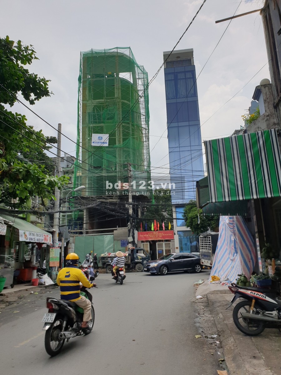 Cho thuê toàn nhà văn phòng mặt tiền đường dt 2000m2, sàn 2 hầm 8 tầng cao