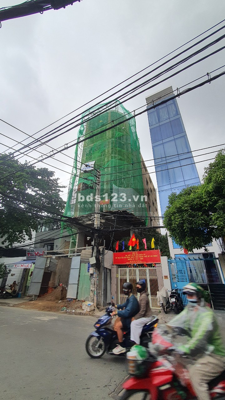 Cho thuê toàn nhà văn phòng mặt tiền đường dt 2000m2, sàn 2 hầm 8 tầng cao