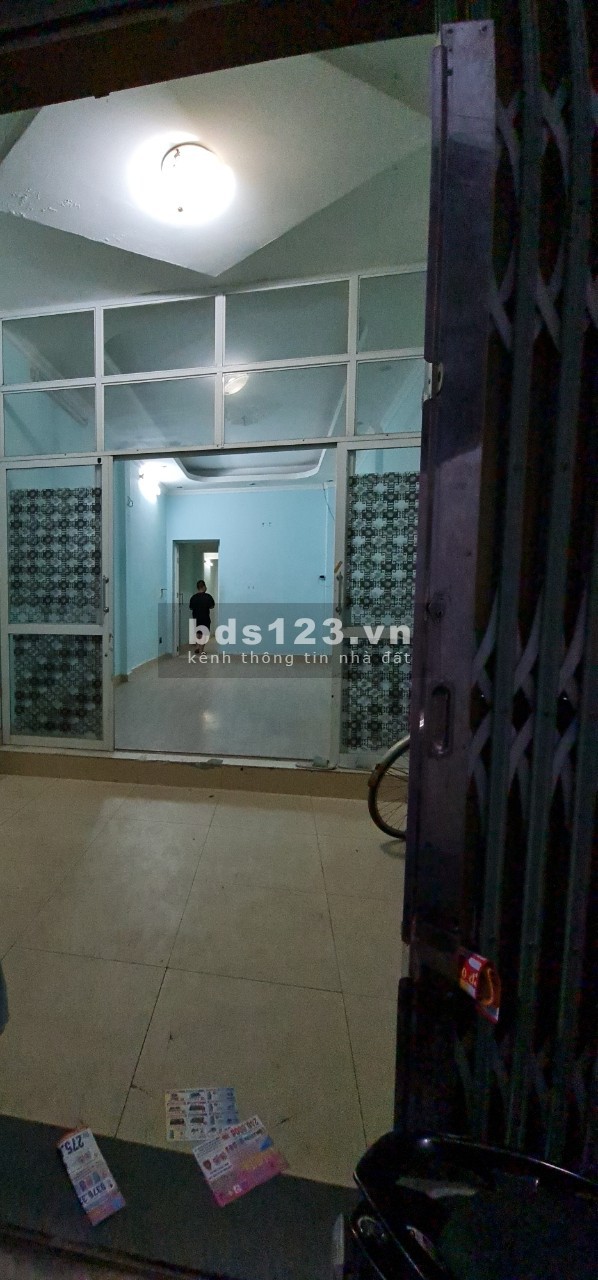 Cho thuê nhà Phố Chợ Khâm Thiên 70m2*3T,3PN , dân trí cao ,kinh doanh online Ngõ 3 gác