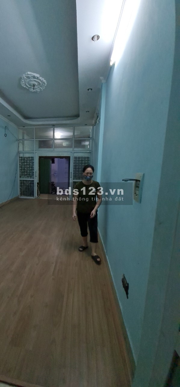 Cho thuê nhà Phố Chợ Khâm Thiên 70m2*3T,3PN , dân trí cao ,kinh doanh online Ngõ 3 gác
