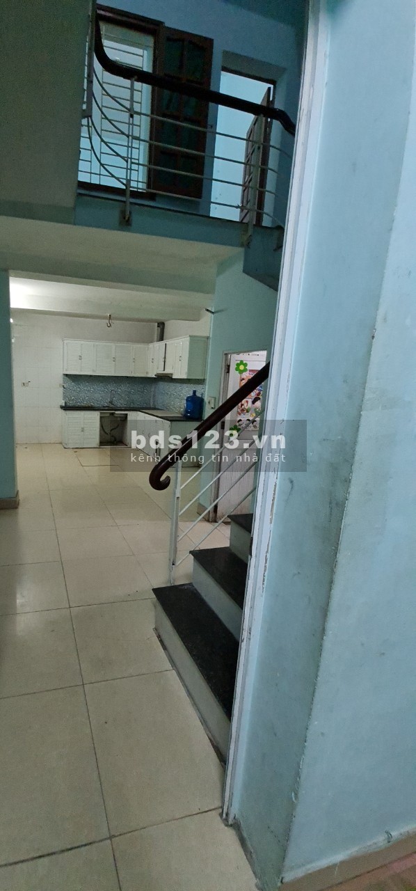 Cho thuê nhà Phố Chợ Khâm Thiên 70m2*3T,3PN , dân trí cao ,kinh doanh online Ngõ 3 gác