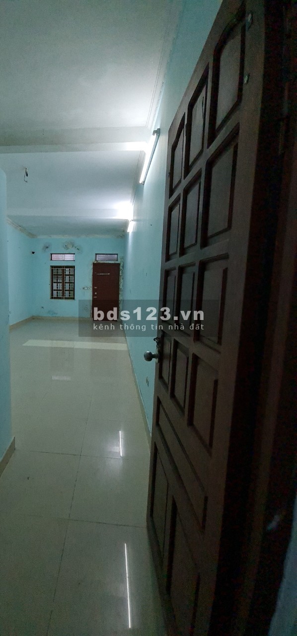 Cho thuê nhà Phố Chợ Khâm Thiên 70m2*3T,3PN , dân trí cao ,kinh doanh online Ngõ 3 gác