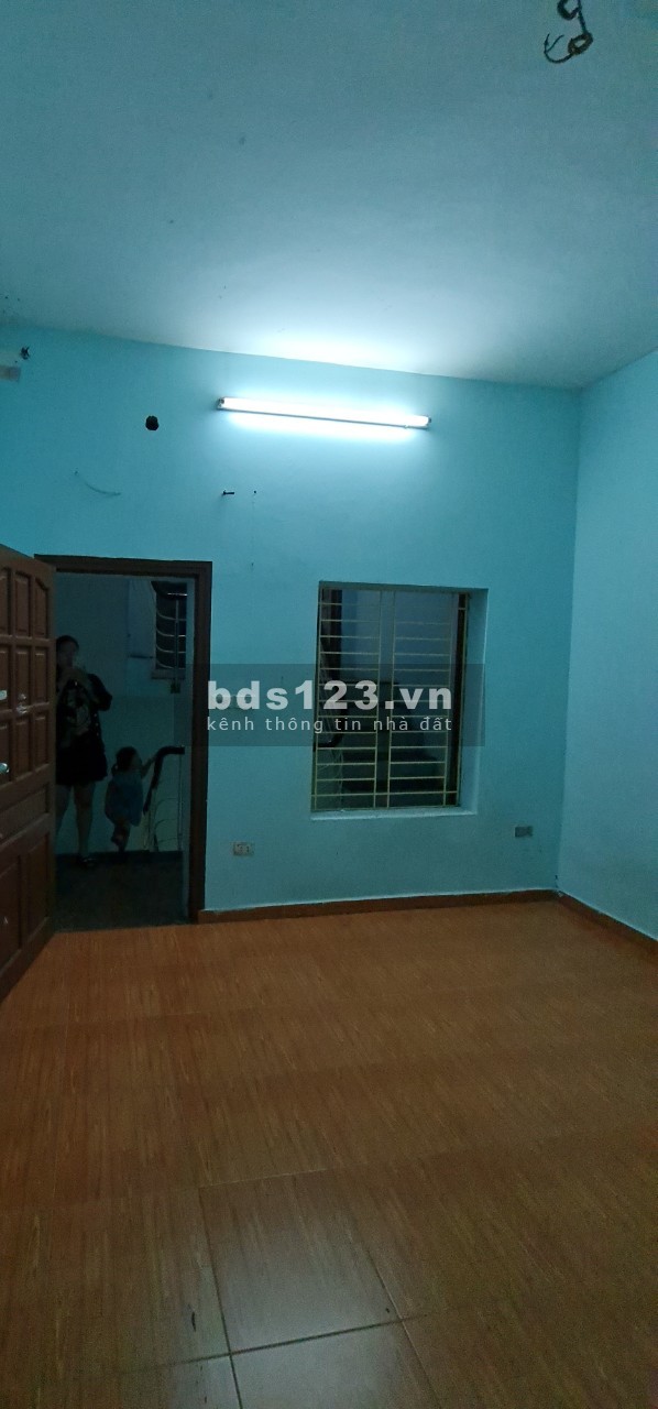 Cho thuê nhà Phố Chợ Khâm Thiên 70m2*3T,3PN , dân trí cao ,kinh doanh online Ngõ 3 gác