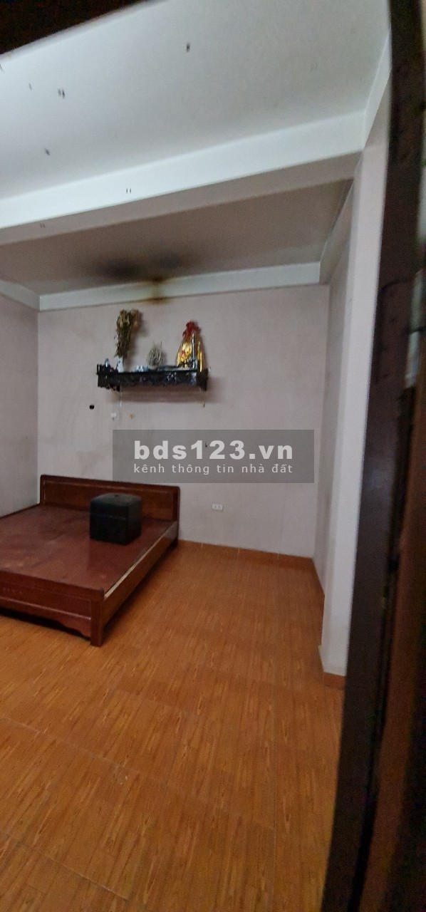 Cho thuê nhà Phố Chợ Khâm Thiên 70m2*3T,3PN , dân trí cao ,kinh doanh online Ngõ 3 gác