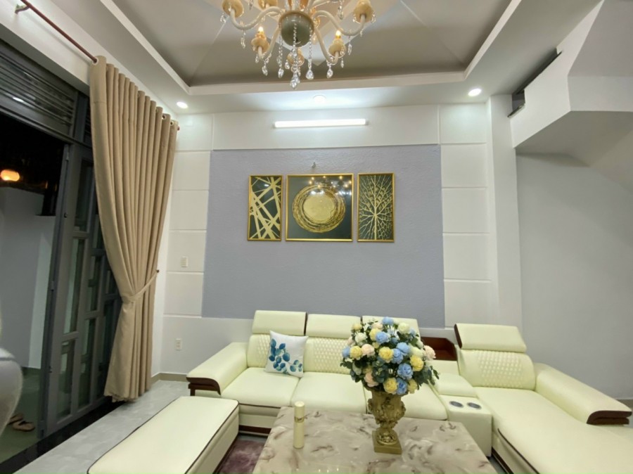 Nhà đẹp đường Phan Huy Ích, dt 4x16m, 3 lầu, giá chỉ 5,6 tỷ
