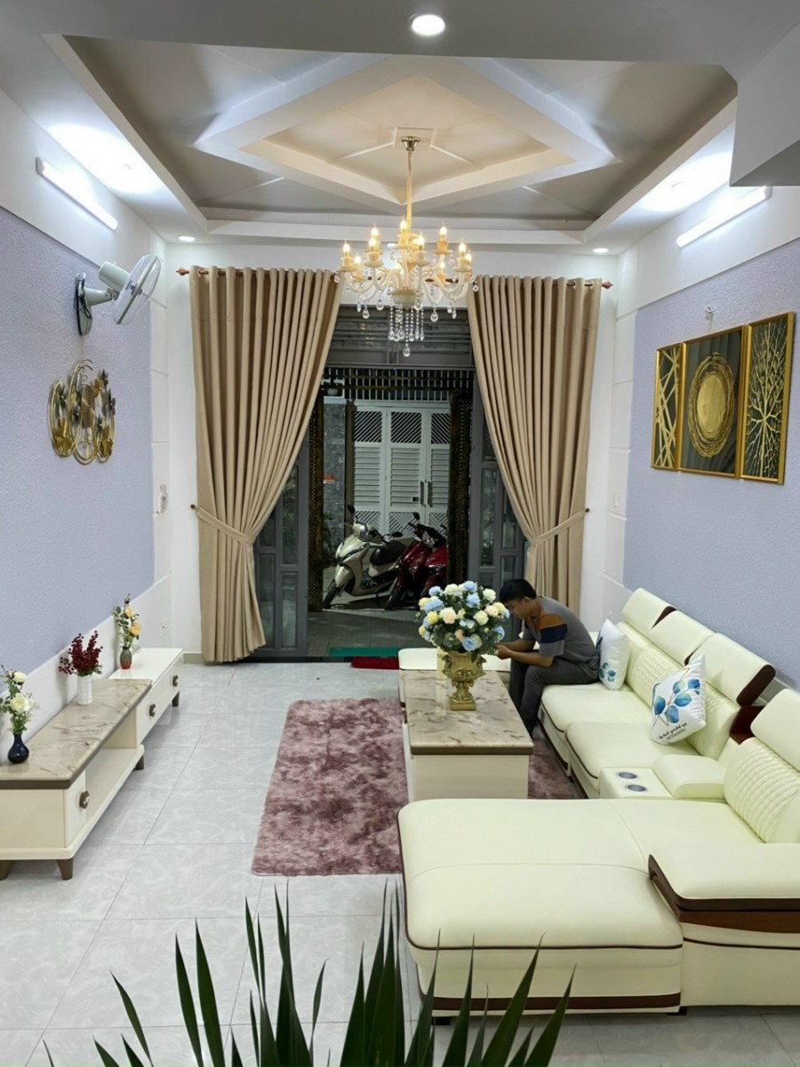 Nhà đẹp đường Phan Huy Ích, dt 4x16m, 3 lầu, giá chỉ 5,6 tỷ