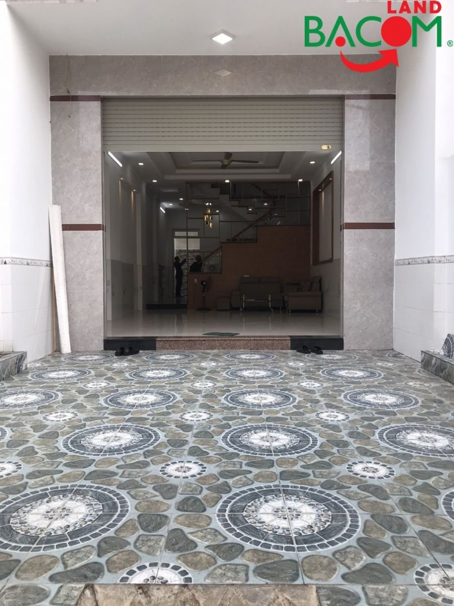 Bán nhà 1 trệt 2 lầu ngay khu đại học Mở, phường Long Bình Tân, cách QL51 chỉ 50m