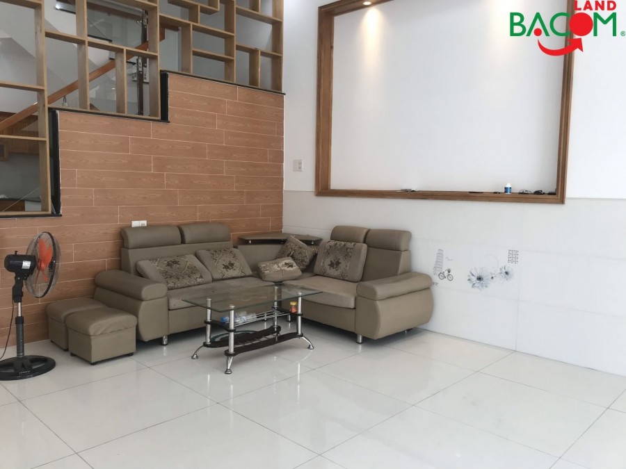 Bán nhà 1 trệt 2 lầu ngay khu đại học Mở, phường Long Bình Tân, cách QL51 chỉ 50m