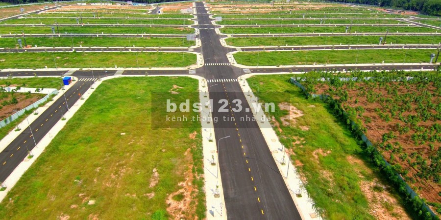 Bán gấp lô đất Bình Mỹ Tân Uyên, MT Dt742, kề khu Visip II, Visip III