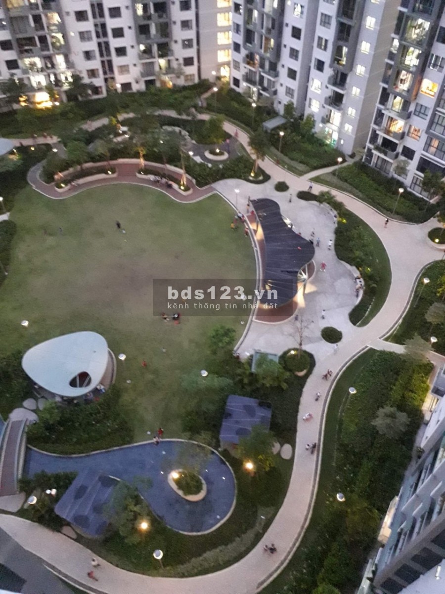 Bán gấp 2pn view hồ bơi, công viên lớn khu Emerald dự án Celadon City giá đầu tư chỉ 3.350 tỷ lh 0909428180