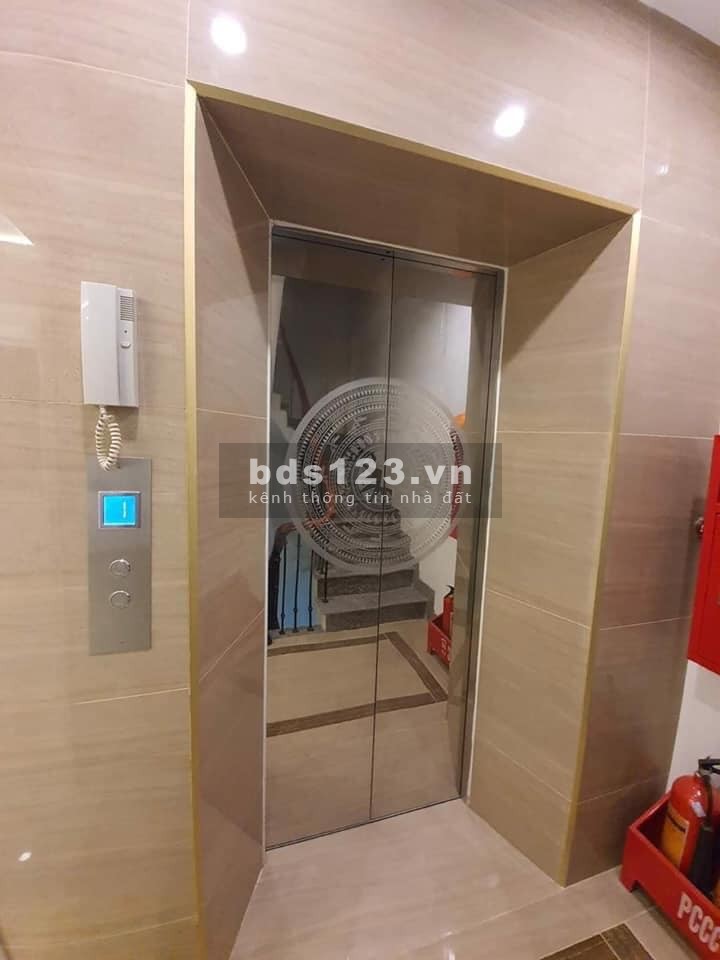 Nhà bán Trần Duy Hưng 111/126T2 8 tầng mặt tiền 5.4m chỉ 32 tỷ trung tâm Cầu Giấy