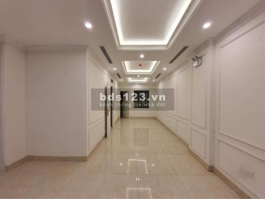 Nhà bán Trần Duy Hưng 111/126T2 8 tầng mặt tiền 5.4m chỉ 32 tỷ trung tâm Cầu Giấy