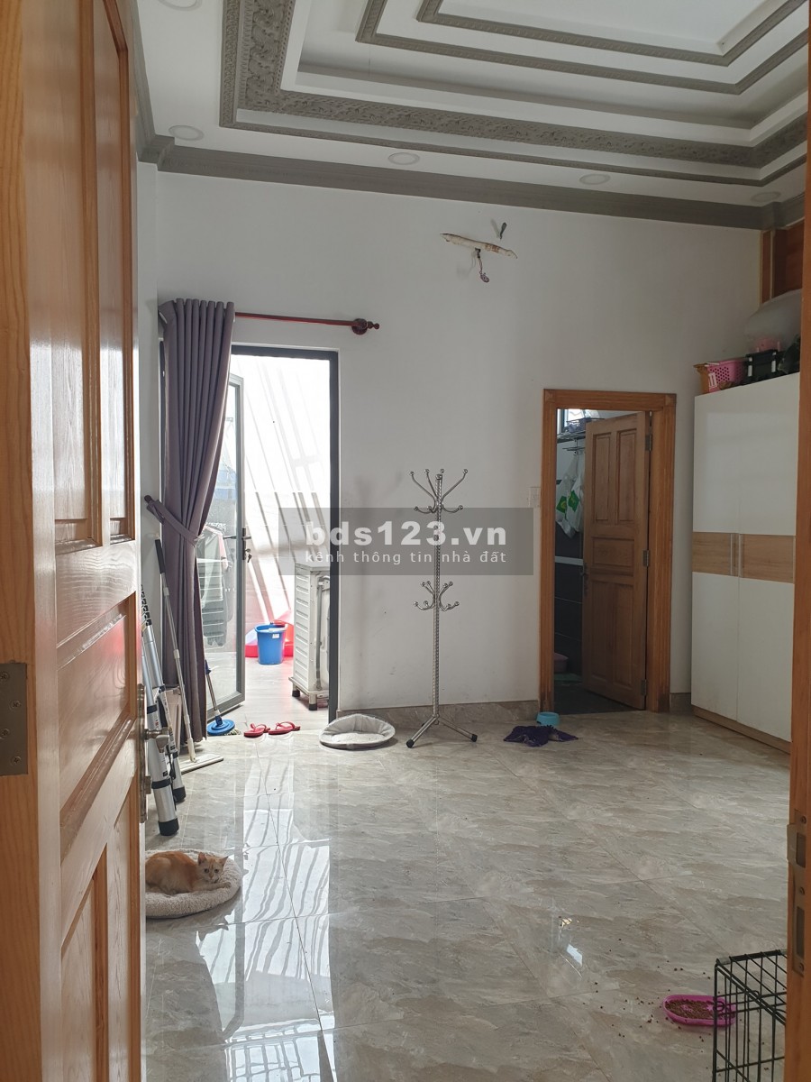 Bán gấp nhà riêng, HXH, Sát Q4, diện tích 66m2, giá chỉ 5,5 tỷ