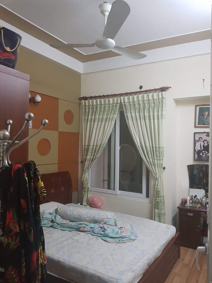 Bán nhà gấp Thịnh Quang Đống Đa 42m 4 tầng mặt tiền 3.5m chỉ hơn 4 tỷ. ô tô 4 chỗ vào nhà, ô tô tránh 30m