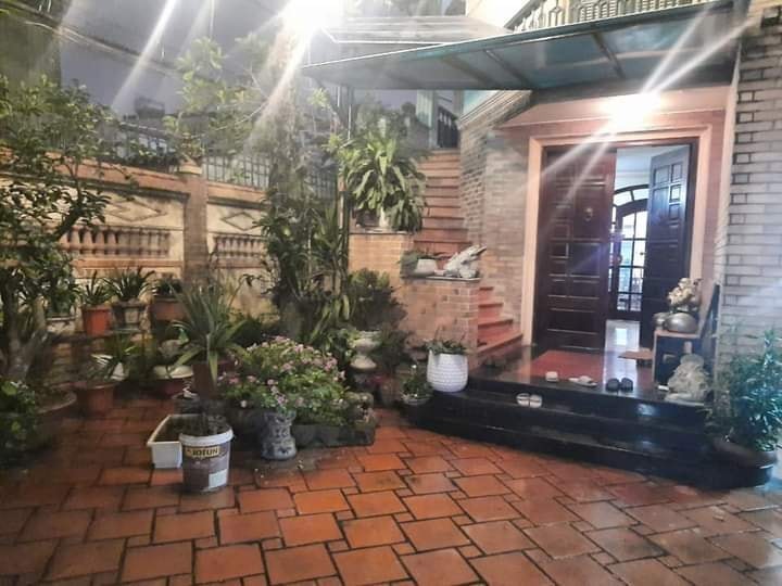 Bán nhà biệt thự, lô góc 3 mặt tiền Tây Hồ DT 215M,3 TẦNG, MT 10M, GIÁ 29 TỶ