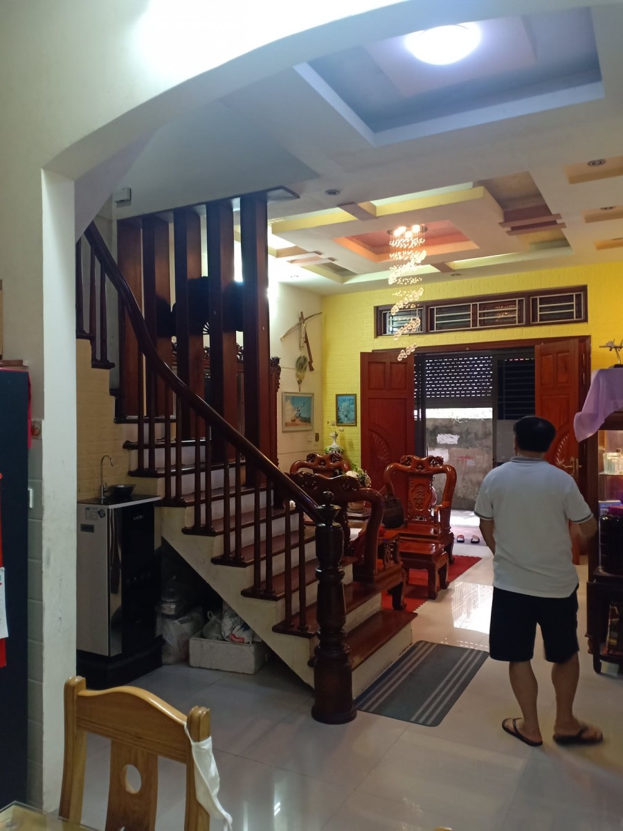 Cần bán nhà riêng phố Khương Đình 60m 5 tầng lô góc, giá chỉ 4,5 tỷ, nhà đẹp, ở ngay
