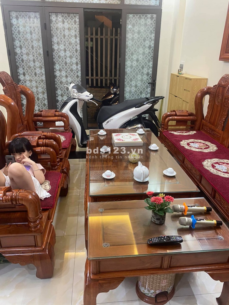 Cần bán gấp nhà phố Lĩnh Nam, ngõ ô tô tránh nhau