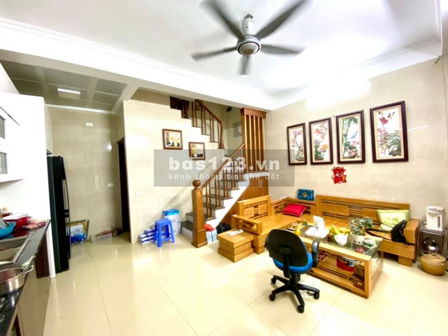Nhà Dân xây ô tô đỗ cửa Nguyễn Văn Cừ Quận Long Biên 37m2 5 tầng