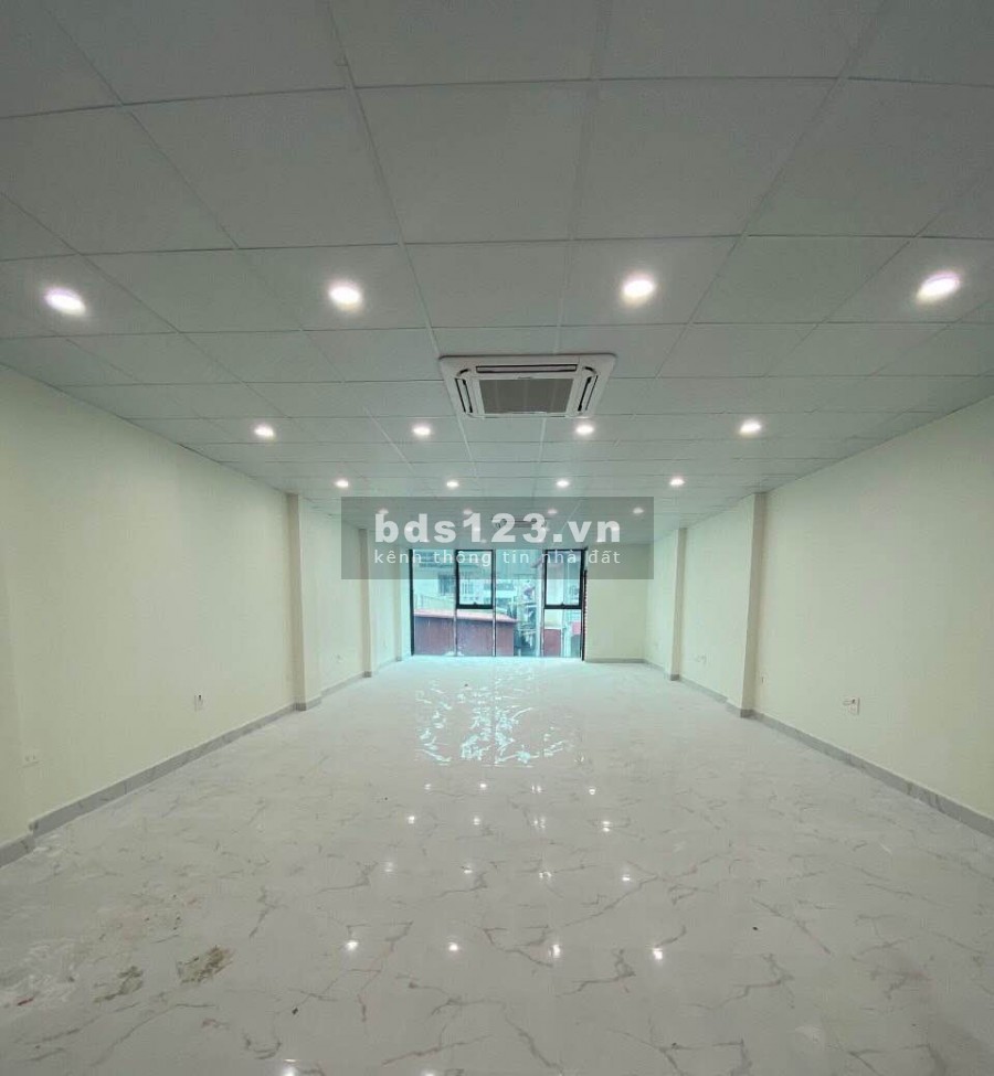 Văn phòng Kim Mã, Quận Ba Đình Diện tích: 172m2 x 5 tầng, mặt tiền 5,5m, 1wc