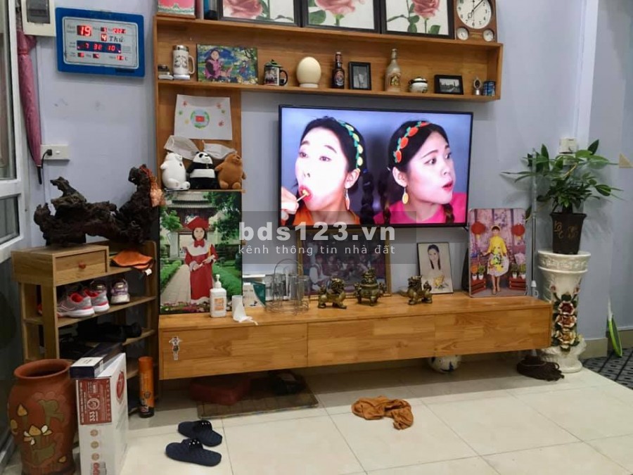 Cần bán nhà ở Lê Hồng Phong, Quận Hà Đông. Vị trí trung tâm Quận Hà Đông, cách 10 m ra ô tô tránh