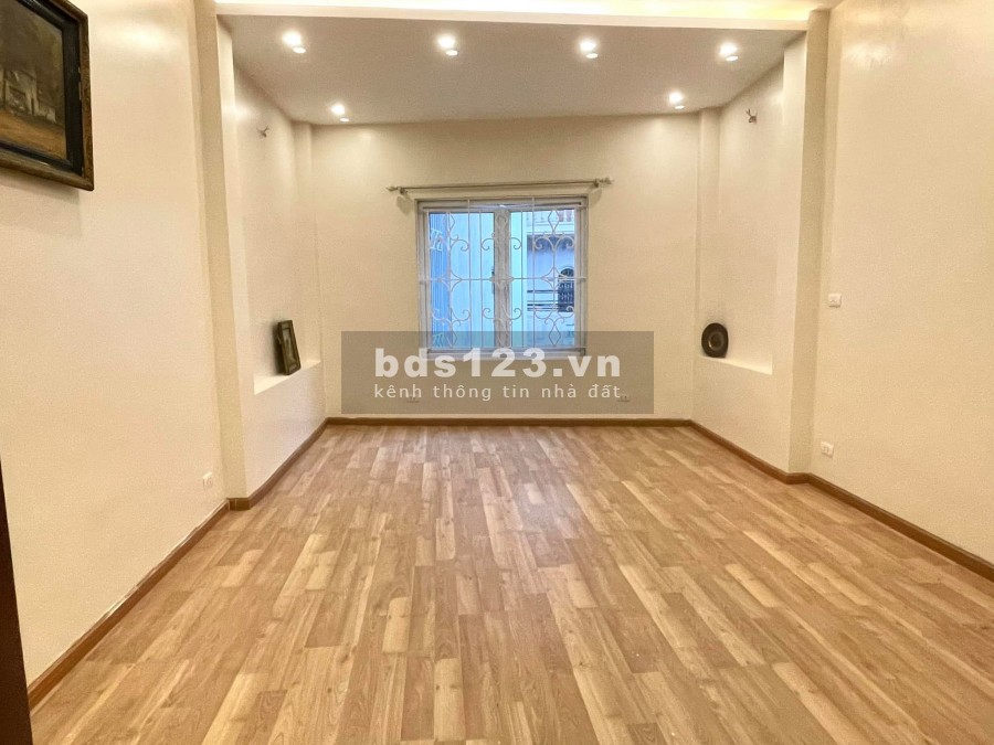 Nhà mới xây chờ đón Tân Gia Trường Chinh 45m2 5 tầng mt 4m giá 4.7 tỷ.