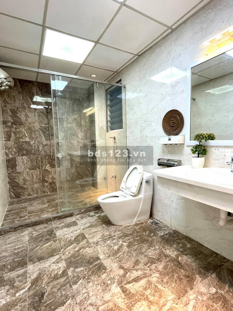 Nhà mới xây chờ đón Tân Gia Trường Chinh 45m2 5 tầng mt 4m giá 4.7 tỷ.