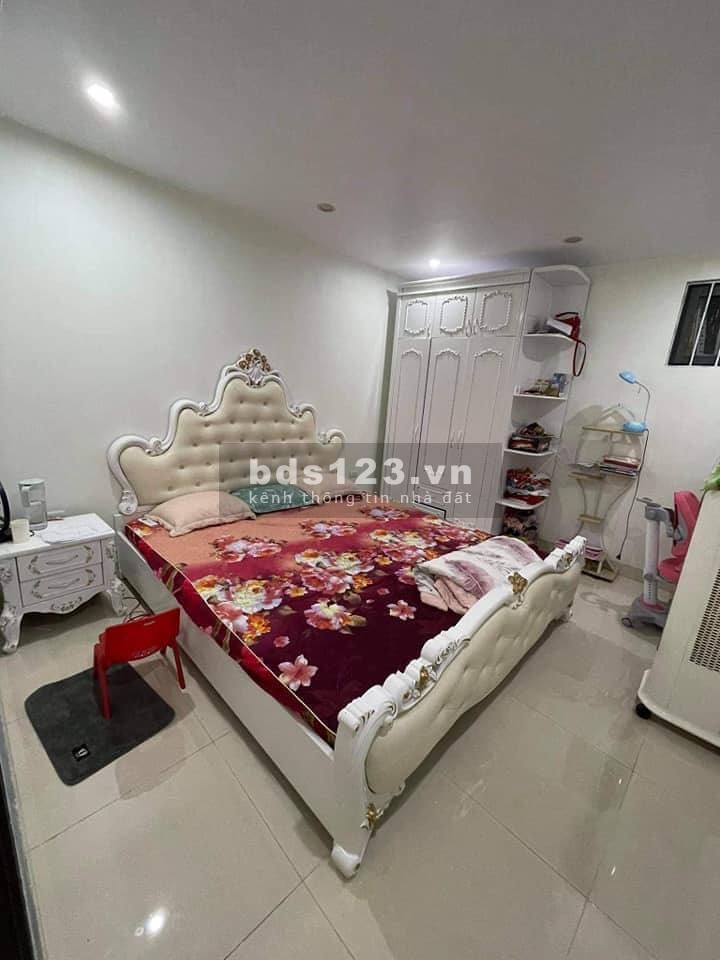 Tôn Đức Thắng giá rẻ, đẹp, dt 45m,2 5 tầng, giá 3.8 tỷ, kinh doanh, bao sang tên, tặng nội thất