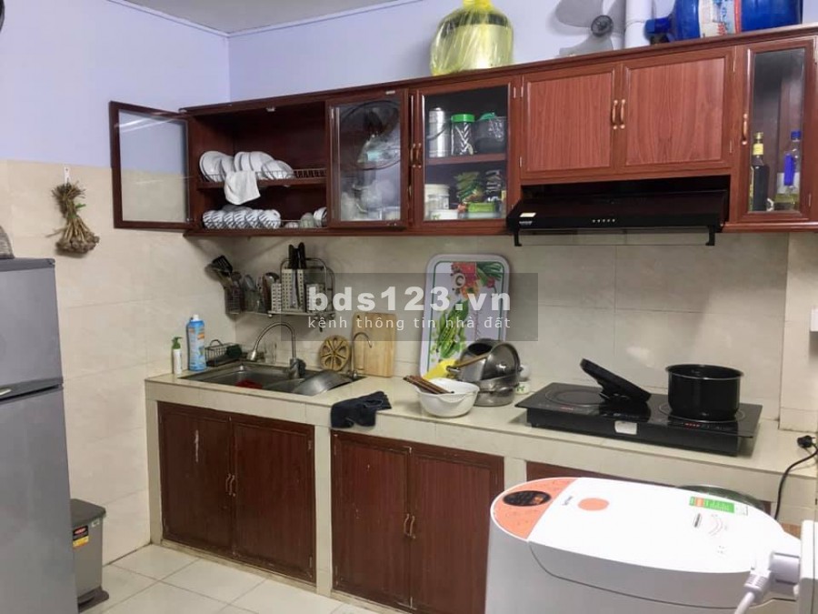 Cần bán nhà ở Lê Hồng Phong, Quận Hà Đông. Vị trí trung tâm Quận Hà Đông, cách 10 m ra ô tô tránh