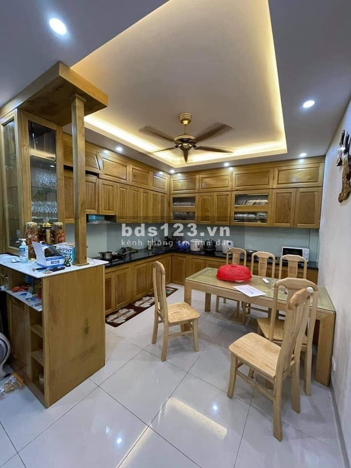 Tôn Đức Thắng giá rẻ, đẹp, dt 45m,2 5 tầng, giá 3.8 tỷ, kinh doanh, bao sang tên, tặng nội thất
