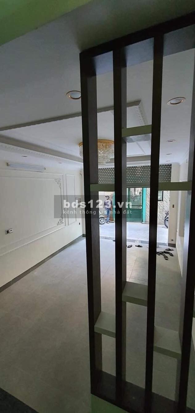 Bán nhà ngõ Bồ Đề, nhà đẹp , thang máy, nội thất đỉnh 55m, 6 tầng, MT 4m, nhỉnh 6 tỷ