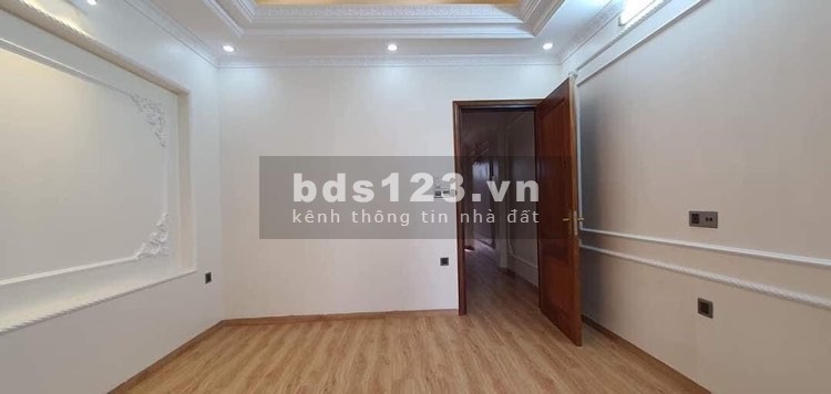 Bán nhà ngõ Bồ Đề, nhà đẹp , thang máy, nội thất đỉnh 55m, 6 tầng, MT 4m, nhỉnh 6 tỷ