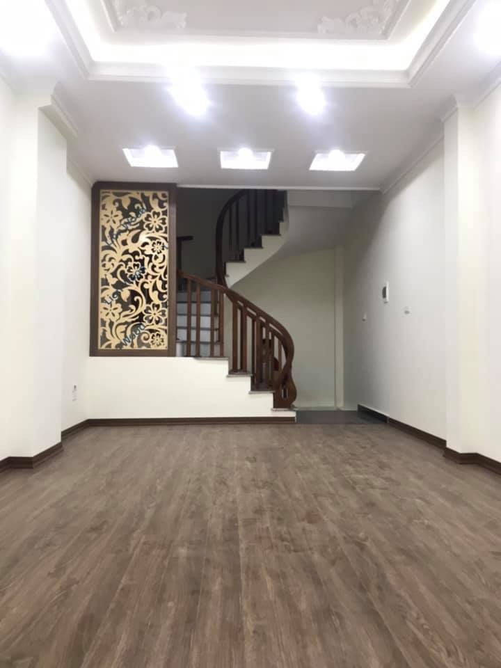 Bán Nhà Tựu Liệt 35m2x5T, Mới Koong, Ô Tô Đỗ Cửa, Ngõ Thông, Sổ Vuông Đẹp 2.9 Tỷ